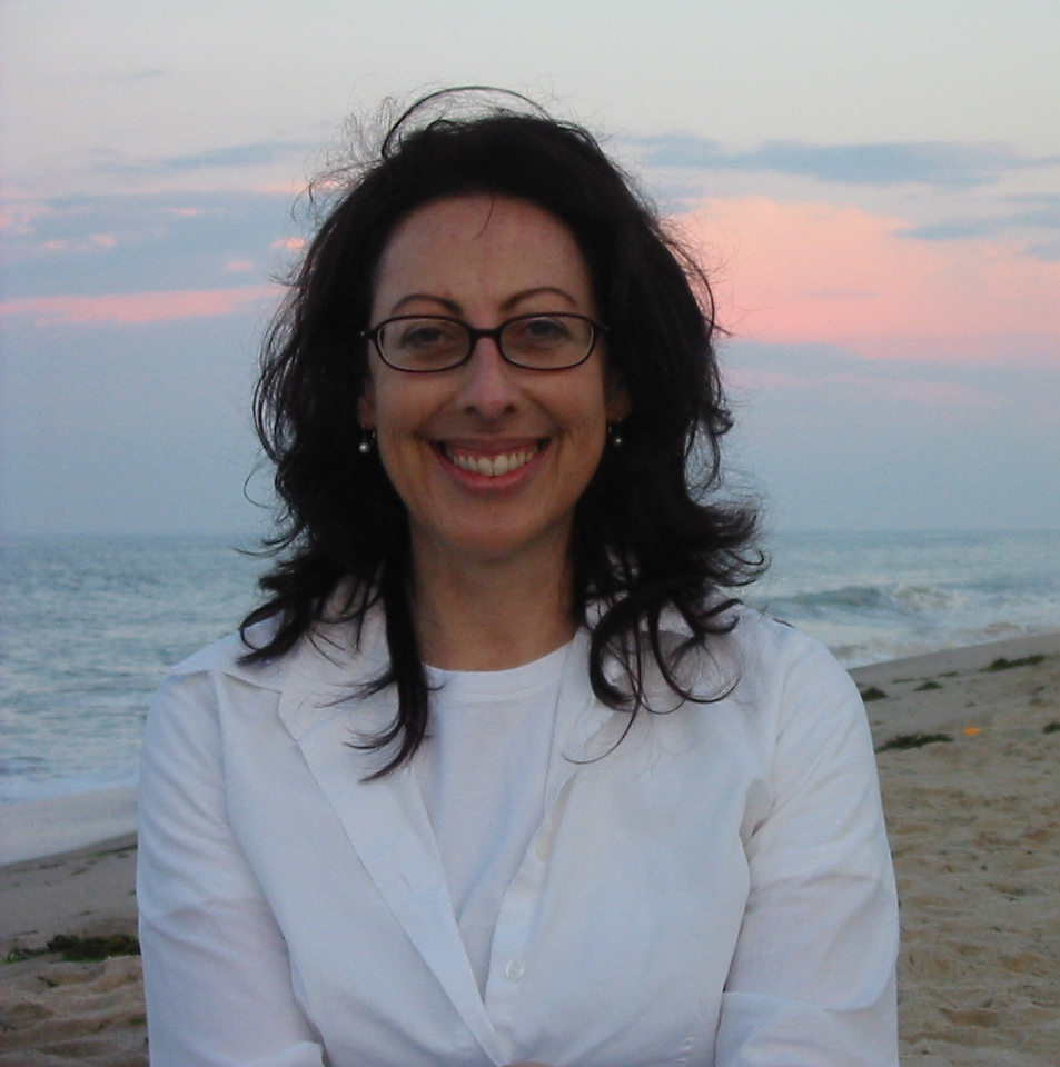 Profile Picture of Theresa Apodaca at a beach